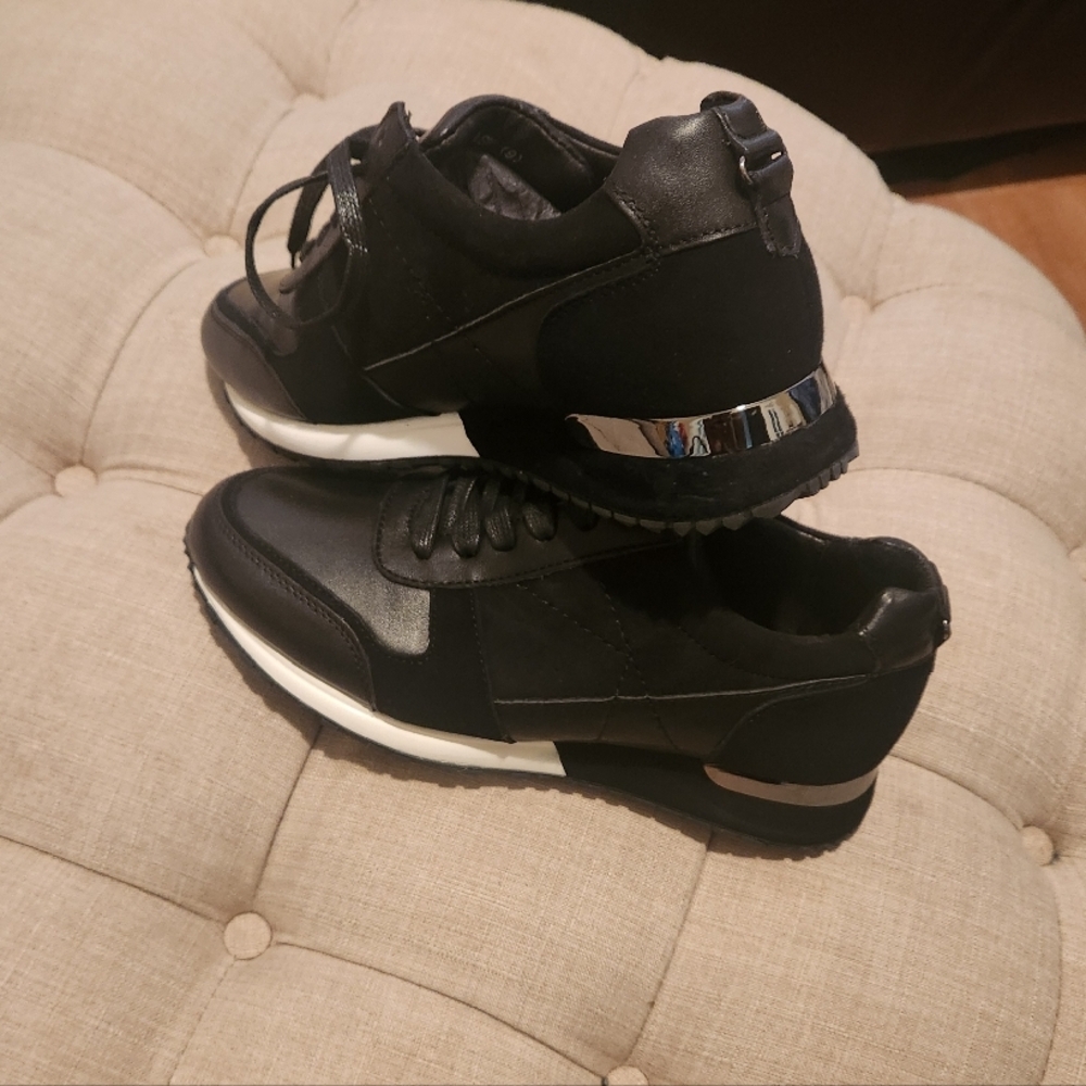 Black Men's Sneakers
